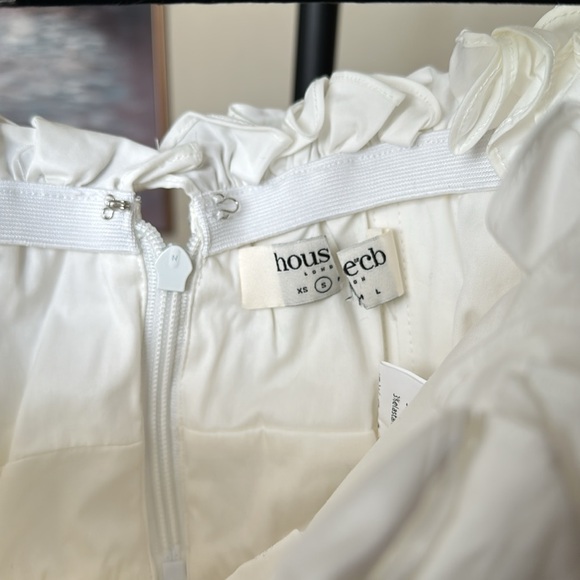 NWOT House of CB Tula Ruched Off‎ Shoulder Top White Small - Picture 6 of 12